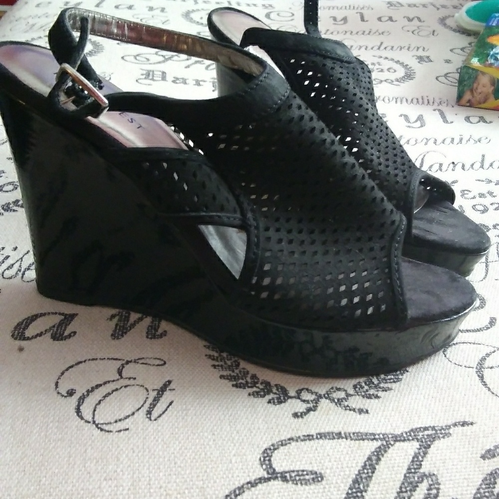 Nine West sling back platform sandal